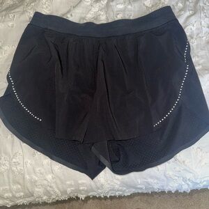 Lululemon find your pace shorts